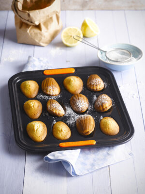 Bakvorm voor 12 madeleines 33,5 x 27 cm - Le Creuset